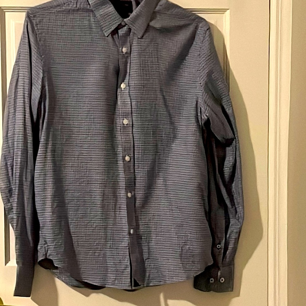 Men’s medium slim fit button down.